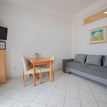 Apartments Manuela - Baška Voda Εξωτερικό φωτογραφία