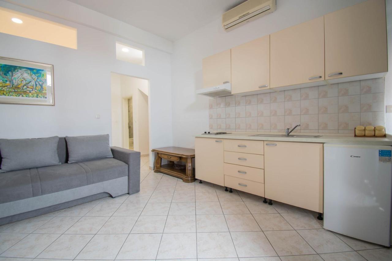 Apartments Manuela - Baška Voda Εξωτερικό φωτογραφία