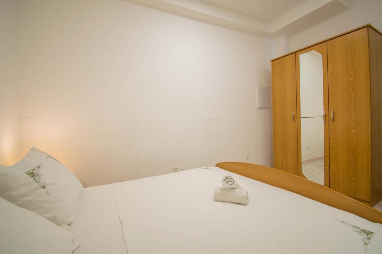 Apartments Manuela - Baška Voda Εξωτερικό φωτογραφία