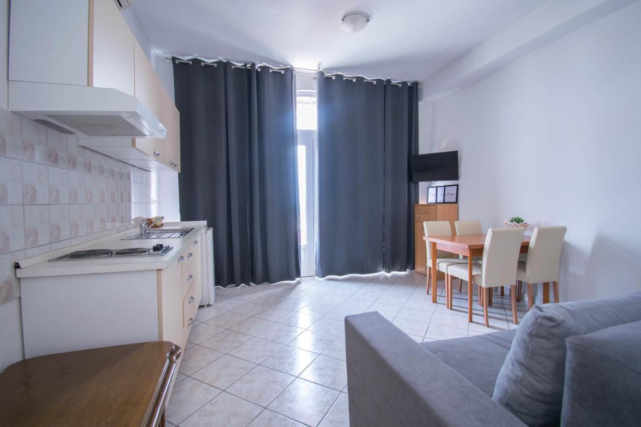 Apartments Manuela - Baška Voda Εξωτερικό φωτογραφία