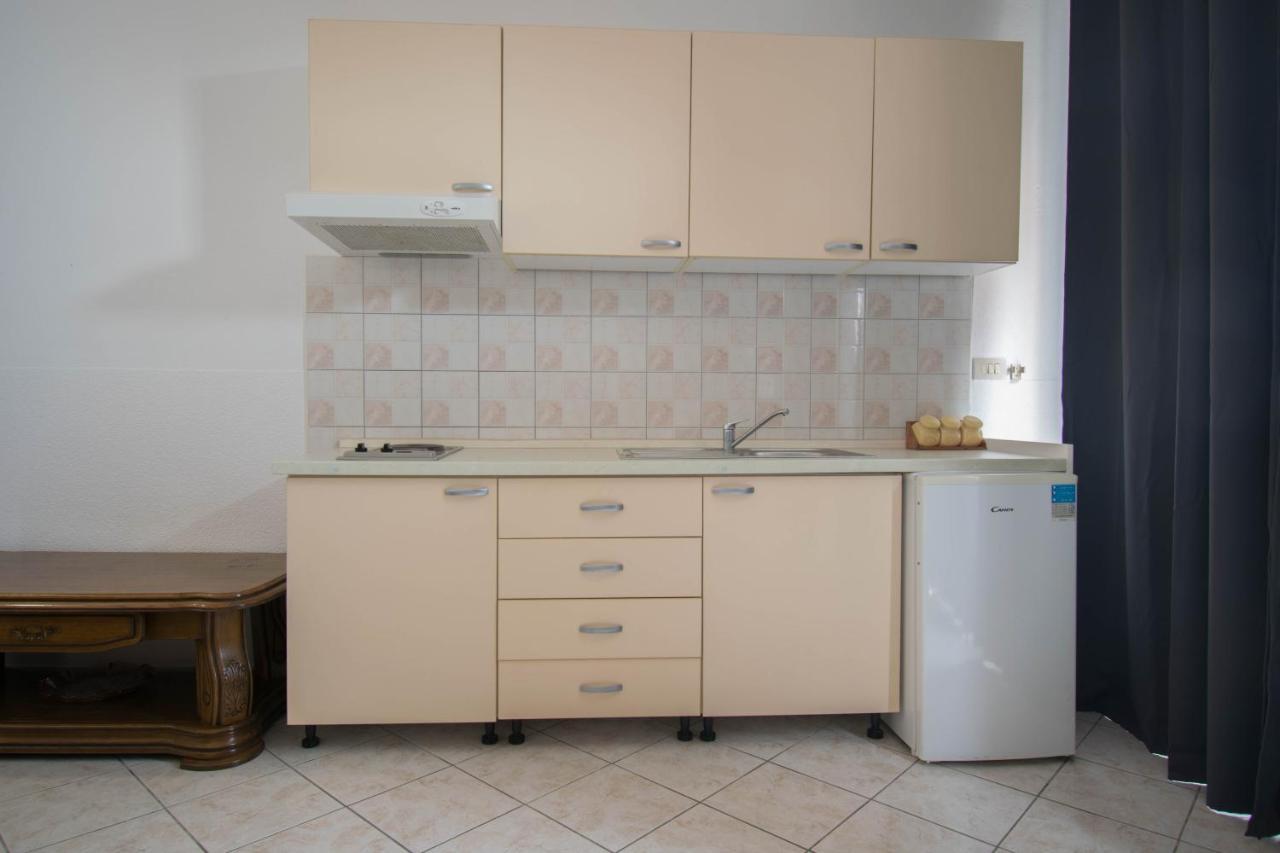 Apartments Manuela - Baška Voda Εξωτερικό φωτογραφία
